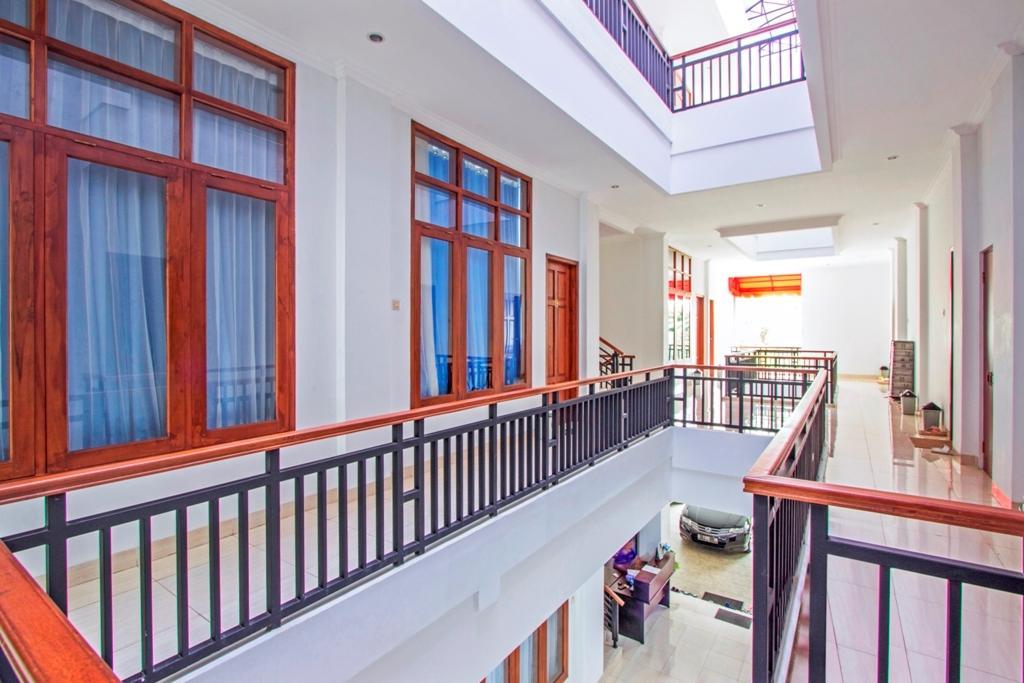 Hotel Reddoorz @ Plemburan Sleman  Esterno foto