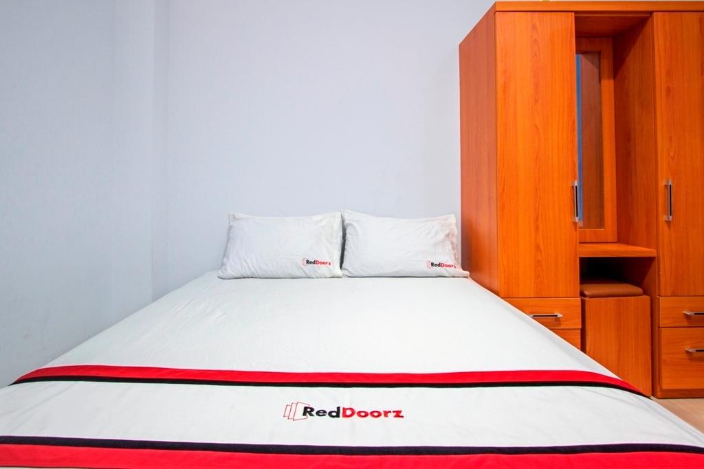 Hotel Reddoorz @ Plemburan Sleman  Esterno foto