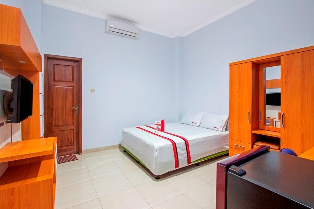 Hotel Reddoorz @ Plemburan Sleman  Esterno foto